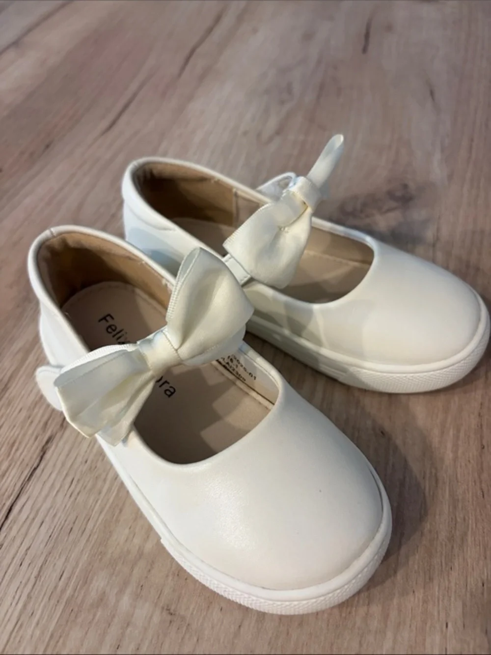 FELIX & FLORA GIRLS IVORY BOW MARY JANE DRESS SHOES TODDLER SIZE 8
